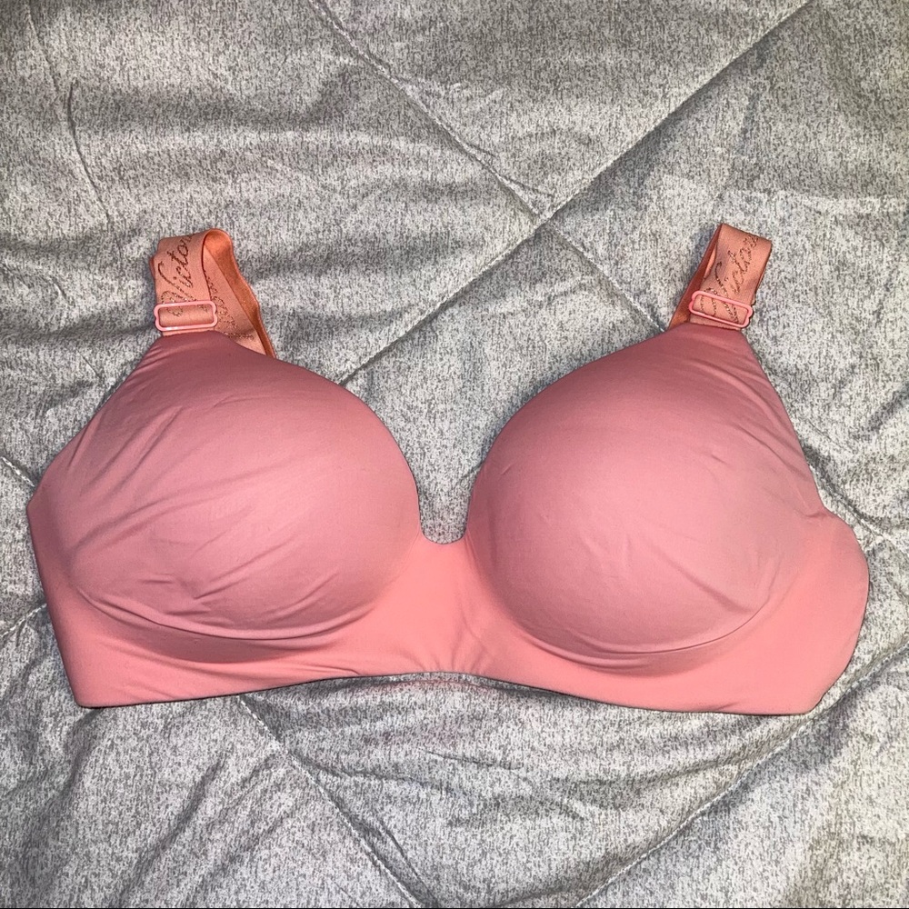 Victoria’s Secret T-shirt Lightly Lined Wireless Bra Size 36D